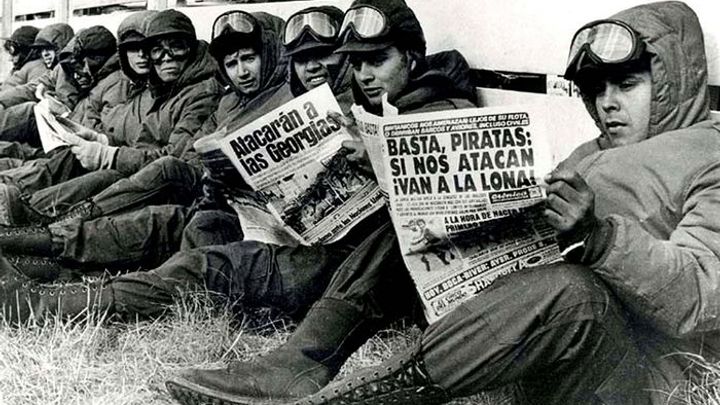 Diktátor se přepočítal. Jak Britové na Falklandech zdecimovali argentinský výsadek; Zdroj foto: REUTERS/Eduardo Farre