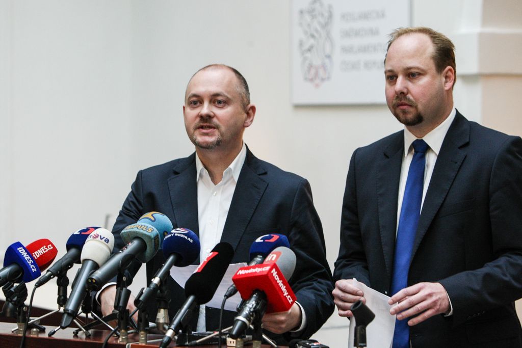 Michal Hašek a Jeroným Tejc rezignují na stranické funkce