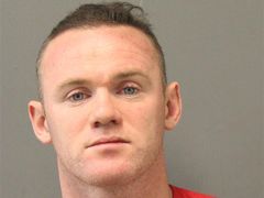 fotbal, Wayne Rooney a jeho fotografie po zatčení a uvěznění