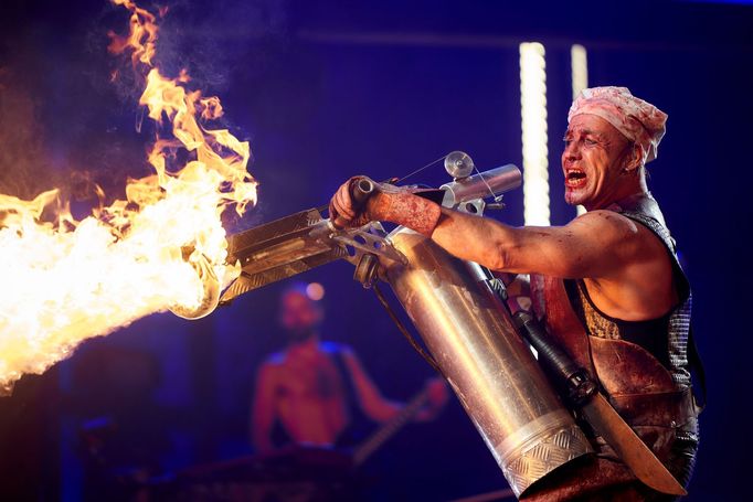 Koncerty Rammstein provází show plná ohňů i světel.