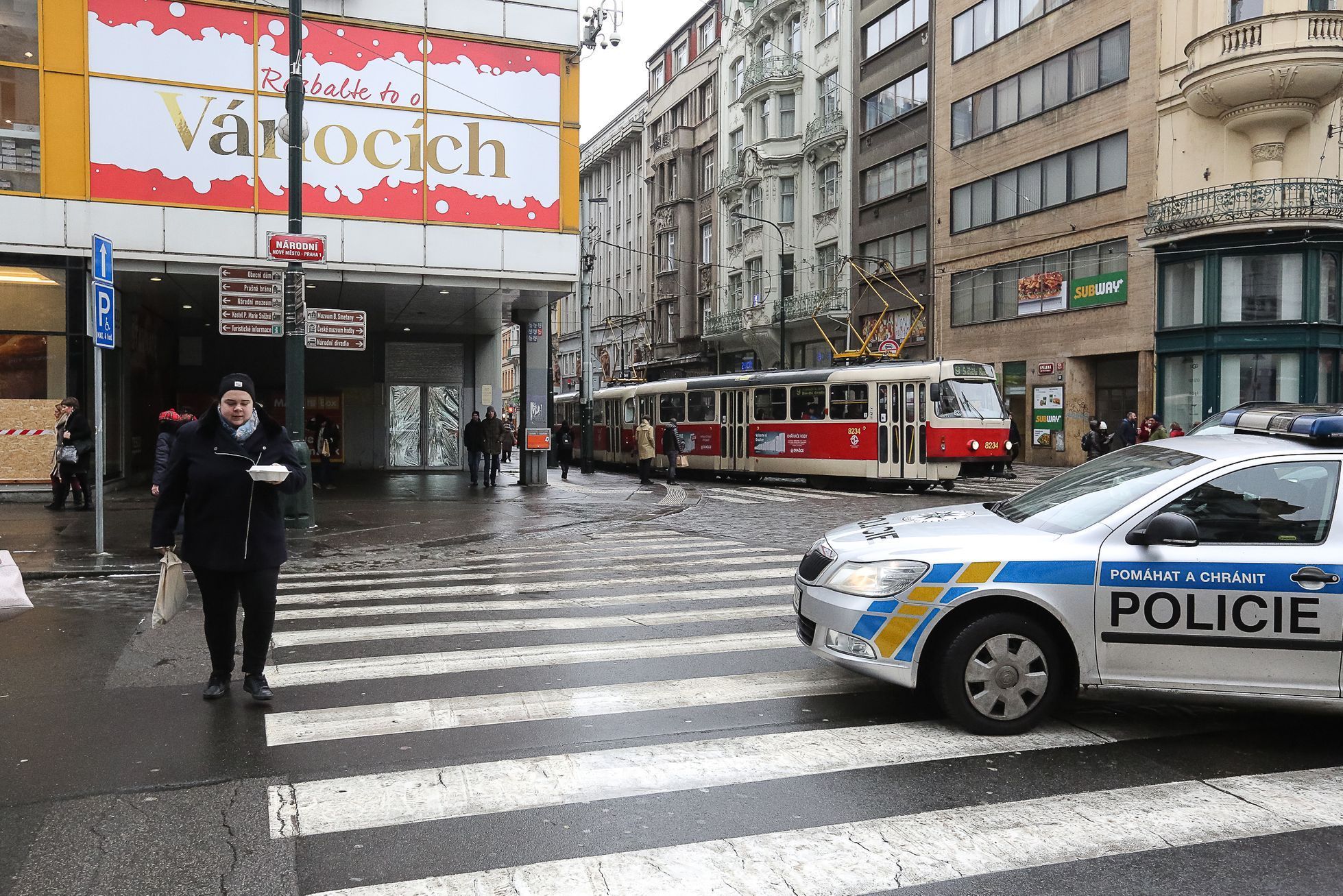 Ilustrační foto, zima, doprava, auta, Praha, Policie, přechod pro chodce