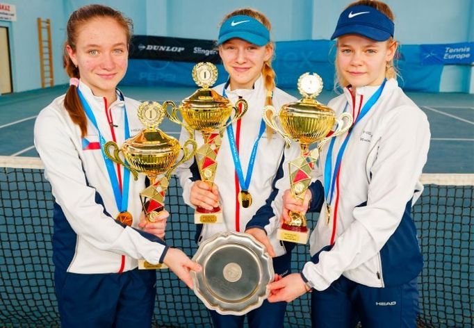 Sára Oliveriusová, Sofie Hettlerová, Veronika Sekerková