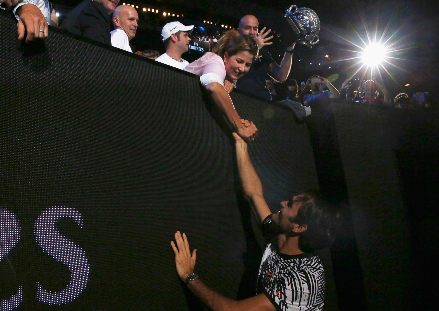 Roger Federer a Mirka Federerová  ve finále Australian Open 2017