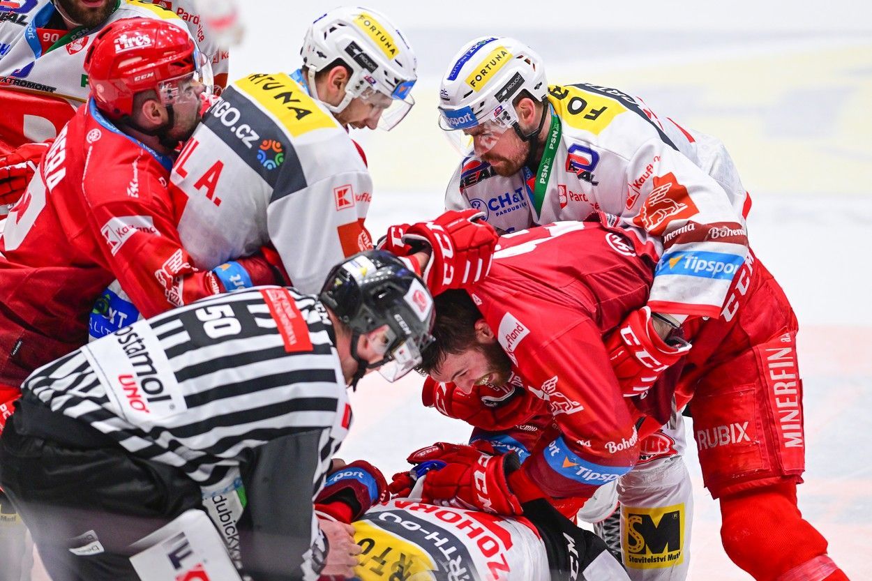 Semifinále mezi Pardubicemi a Třincem nabízí na ledě tuhou bitvu