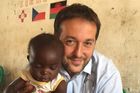 ​V ​Malawi žijí jako ve středověku,​ děti jsou podvyživené, ​díky nám jich umírá míň, říká Maďar