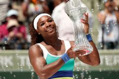 Šarapovové zazpíval kanár, Serena slaví šestý triumf v Miami