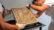 Do italských Pompejí se v úterý vrátila panelová mozaika z travertinu s erotickým námětem z doby Římské říše. Během druhé světové války ji odtud ukradl kapitán wehrmachtu.