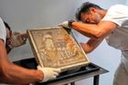 Do italských Pompejí se v úterý vrátila panelová mozaika z travertinu s erotickým námětem z doby Římské říše. Během druhé světové války ji odtud ukradl kapitán wehrmachtu.