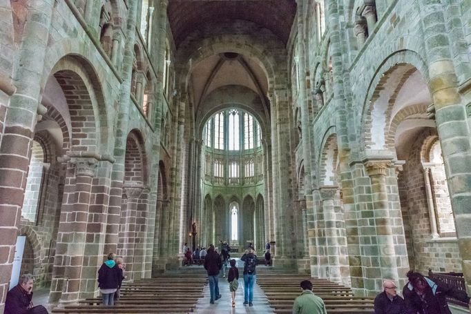 Klášter Mont-Saint-Michel ve francouzské Normandii byl postaven před 1000 lety.