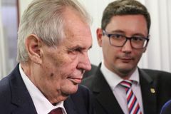 Akci by využili k nedůstojné politické exhibici, odmítá Hrad pozvat některé poslance