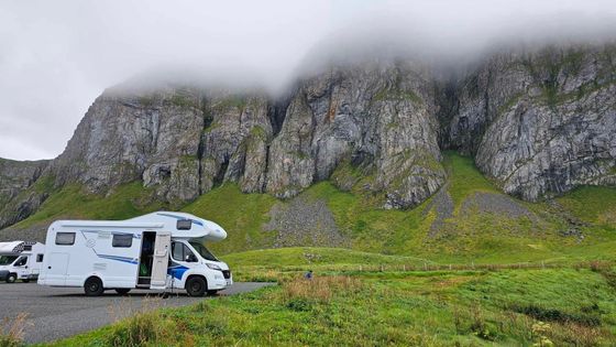 Zemí mlhy, skal a fjordů. Norské Lofoty nabízí dobrodružné túry i překvapivé koupání