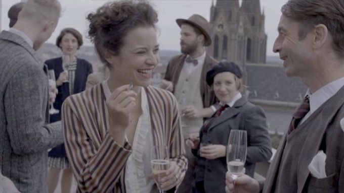Hraný dokument Kolem Mileny Jesenské natočila Natálie Císařovská.