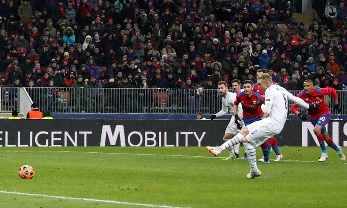 fotbal, Liga mistrů 2018/2019, CSKA Moskva - Plzeň, Roman Procházka neproměňuje penaltu