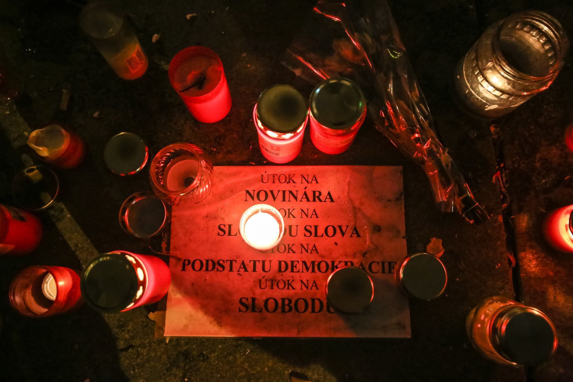 Oslava inaugurace Zemana a demonstrace za svobodná média na Václavském náměstí, Praha, 15.3.2018