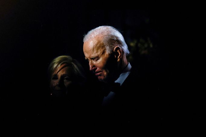 Odcházející prezident USA Joe Biden během emotivního projevu na slavnostní večeři na jižním trávníku Bílého domu, Washington, 22. listopadu 2024.