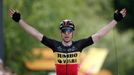 11. etapa Tour de France 2021: Wout van Aert slaví etapový triumf.