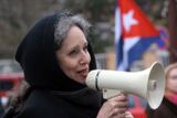 Vystoupila i poslankyně Táňa Fišerová, která nedávno navštívila několik rodin politických vězňů na Kubě.