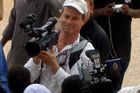 Novinář zavražděn během oslavy míru