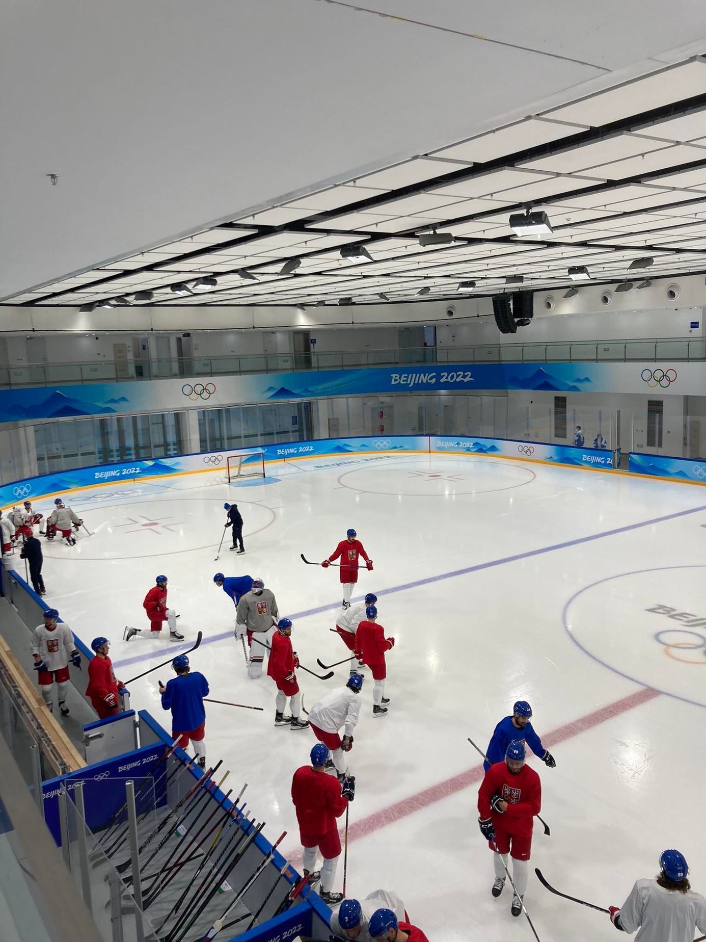 Trénink českých hokejistů na olympiádě v Pekingu 2022