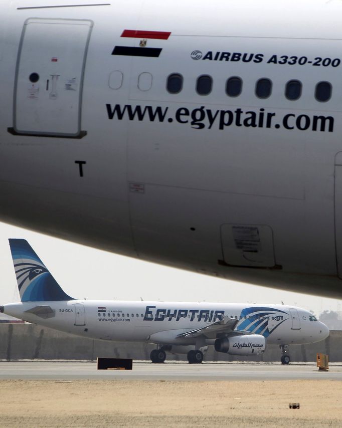 Airbus A320 společnosti EgyptAir v Káhiře