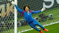 GUILLERMO OCHOA. Kolumbie, Kostarika a také Mexiko. To jsou jasní postupující do osmifinále. Mexický tým ve skupině neprohrál ani s Brazilci a celkově dostal jedinou branku. Lví podíl na tom má skvělý brankář Guillermo Ochoa. Osmadvacetiletému gólmanovi končí smlouva ve francouzském Ajjaciu a další angažmá se rýsuje v Olympique Marseille.