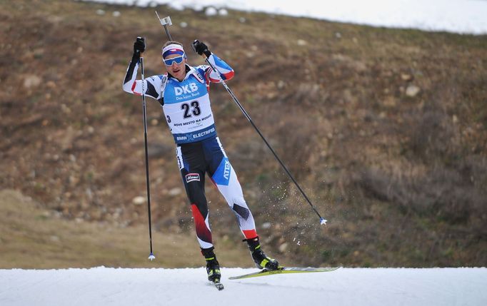 Ondřej Moravec v závodě s hromadným startem v rámci SP v Novém Městě na Moravě