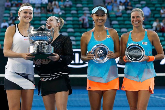 Australian Open 2017, finále čtyřhry Ž: Lucie Šafářová a Bethanie Mattek-Sandsová a poražené Andrea Hlaváčková, Pcheng Šuaj