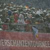 Turné 4M, Oberstdorf: fanoušci ve sněhové vánici