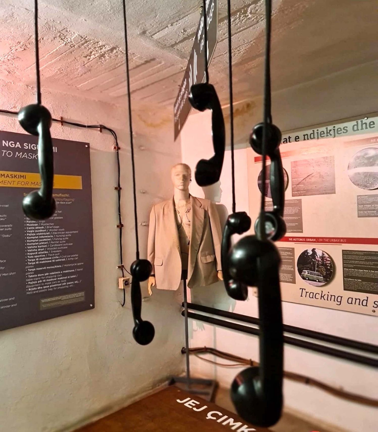 Albánie, Tirana, cestování, kultura, murál