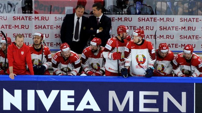 Bělorusku má jako první tým definitivu sestupu do nižších pater světového hokeje. Jeho marný boj a další zápasy najdete v naší galerii.