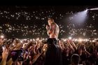 Chestera si vzali démoni, o kterých tak často zpíval, vzkázali fanouškům zbylí členové Linkin Park