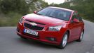 Chevrolet Cruze, cena: 320 - 470 tis  Motor: 1,6 16V EmiseCO2: 169,5 g/km Šrotovné: NE  Motor: 2,0 VCDi Emise CO2: 149 g/km Šrotovné: ANO