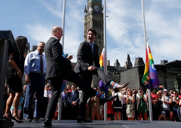 Justin Trudeau s kanadským poslancem Randy Boissonnaultem, jenž se otevřeně hlásí k LGBT komunitě.