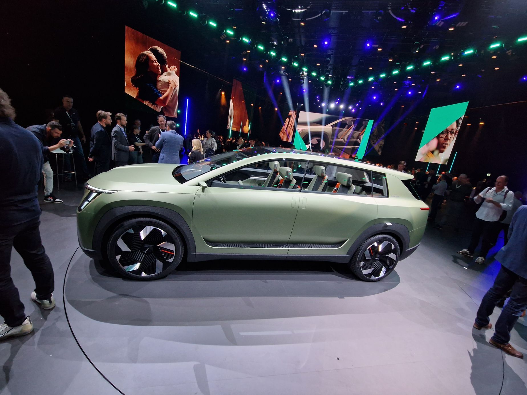 Škoda Vision 7S živě