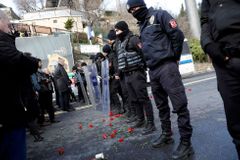 Úřady v Istanbulu nechaly zbourat část klubu, kde vraždil radikál