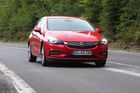 První jízda s novou astrou: Opel odstranil slabiny a generace "K" je téměř královská