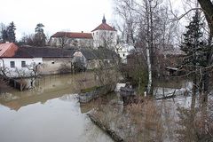 Řeky jsou na vrcholu, v noci má zase pršet