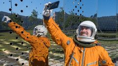 astronout selfie