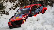 Thierry Neuville (Hyundai) na trati Rallye Monte Carlo.