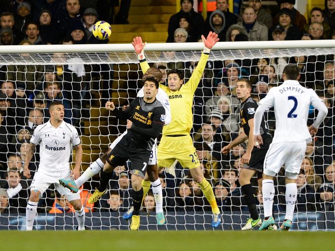 Tottenham - Liverpool (Hugo Lloris v akci)