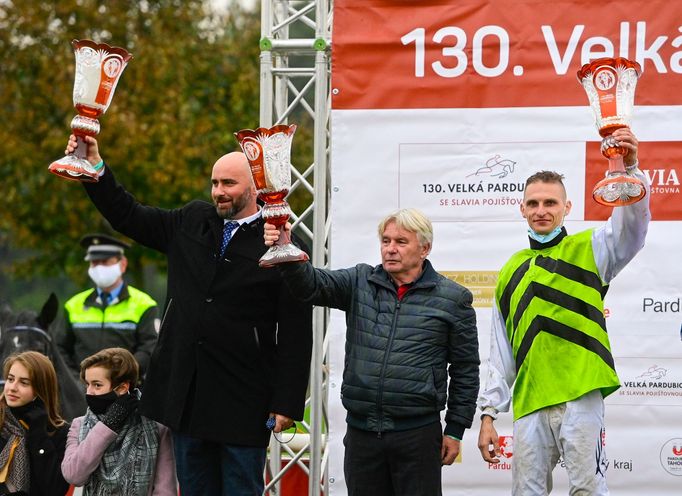 Velká pardubická 2020: Radek Holčák, František Ševců, Lukáš Matuský.