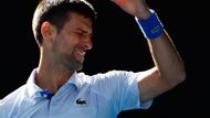 Král padl. Na absolutní rekord v podobě 25. grandslamového titulu si šestatřicetiletý Novak Djokovič musí ještě počkat. Světová jednička v semifinále Australian Open po špatném výkonu prohrála s Italem Jannikem Sinnerem 1:6, 2:6, 7:6, 3:6.