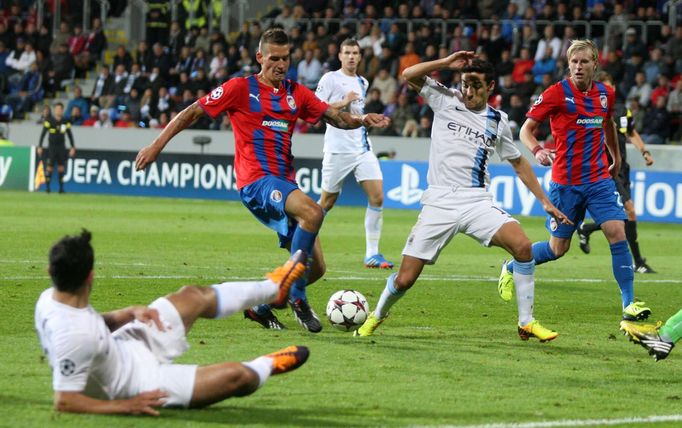 Plzeň vs. Manchester City, utkání Ligy mistrů (Hejda, Navas, Rajtoral)