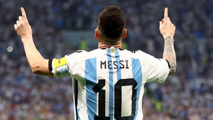 Lionel Messi dává gól z penalty v semifinále MS 2022 Argentina - Chorvatsko