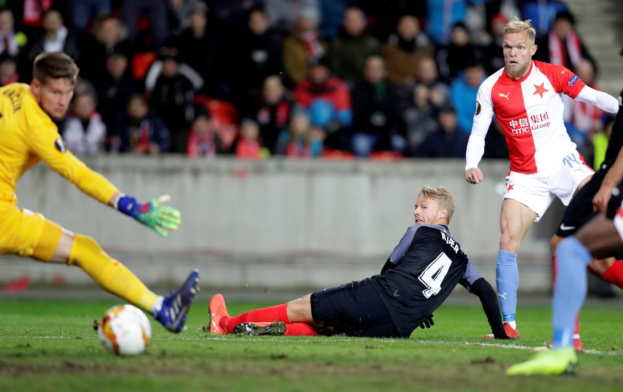 Mick van Buren dává gól na 3:3 v odvetě osmifinále Evropské ligy Slavia Praha - FC Sevilla