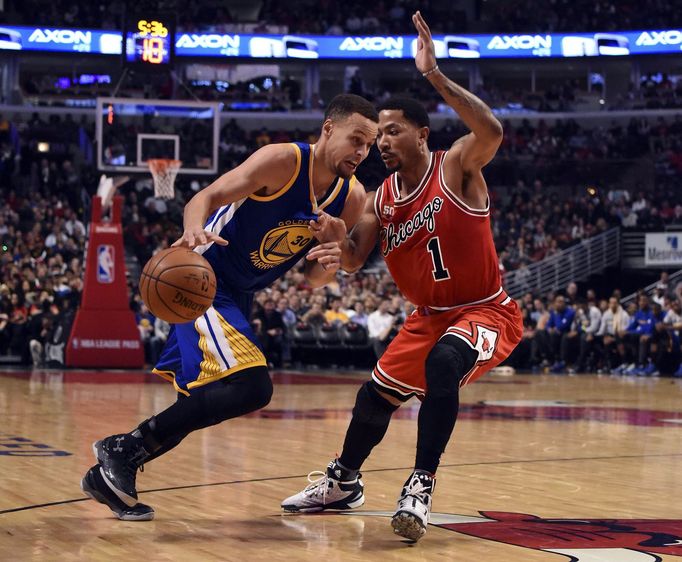 Stephen Curry a Derrick Rose