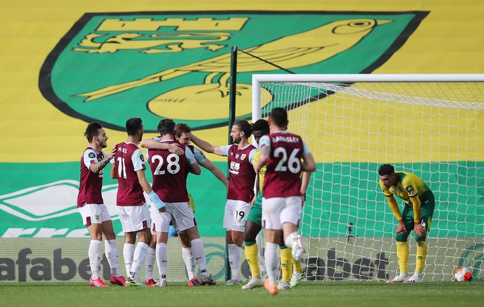 37. kolo anglické fotbalové ligy 2019/20, Norwich - Burnley: Radost hostujících fotbalistů.