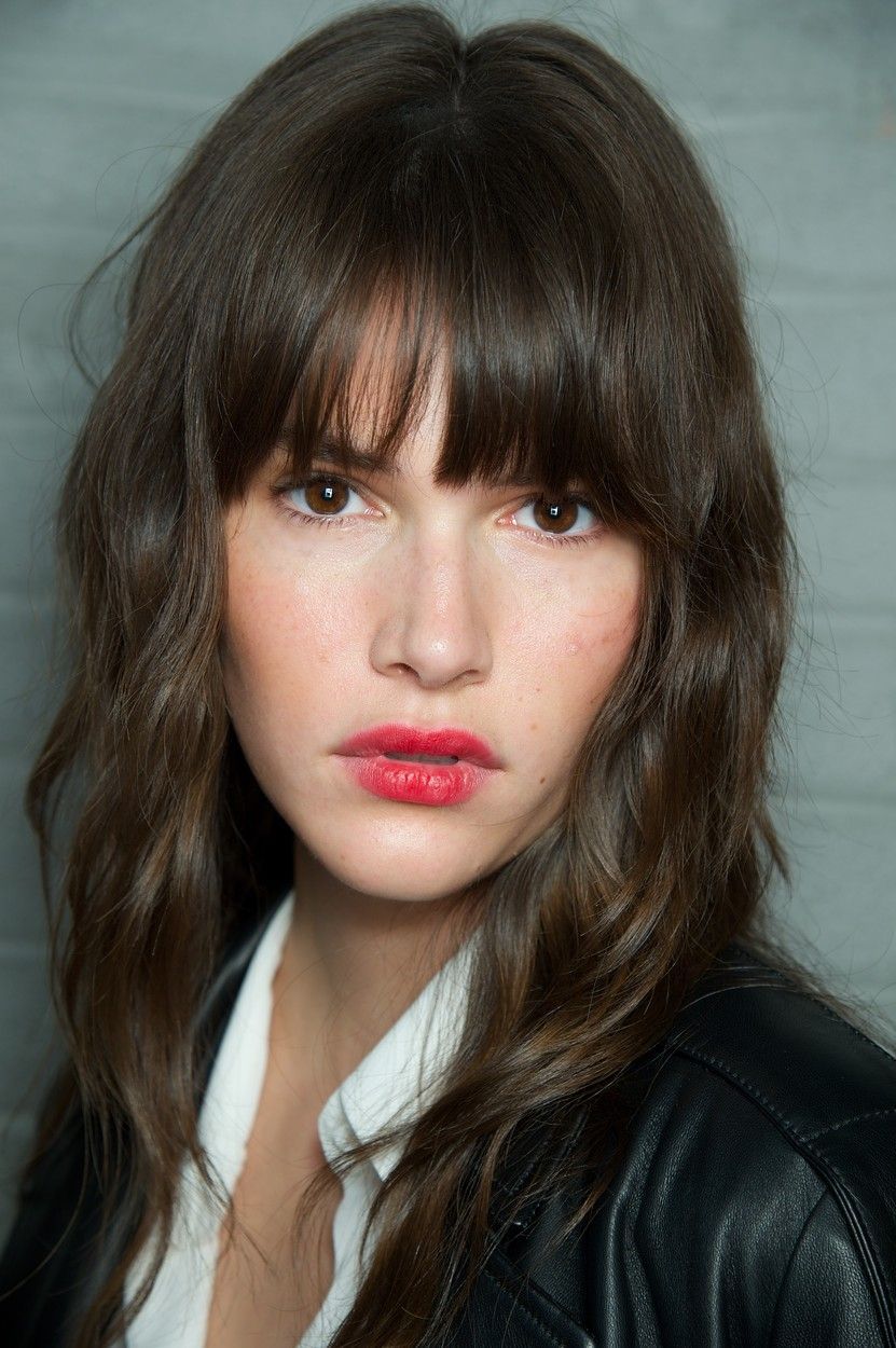 kosmetika liceni zena, zena