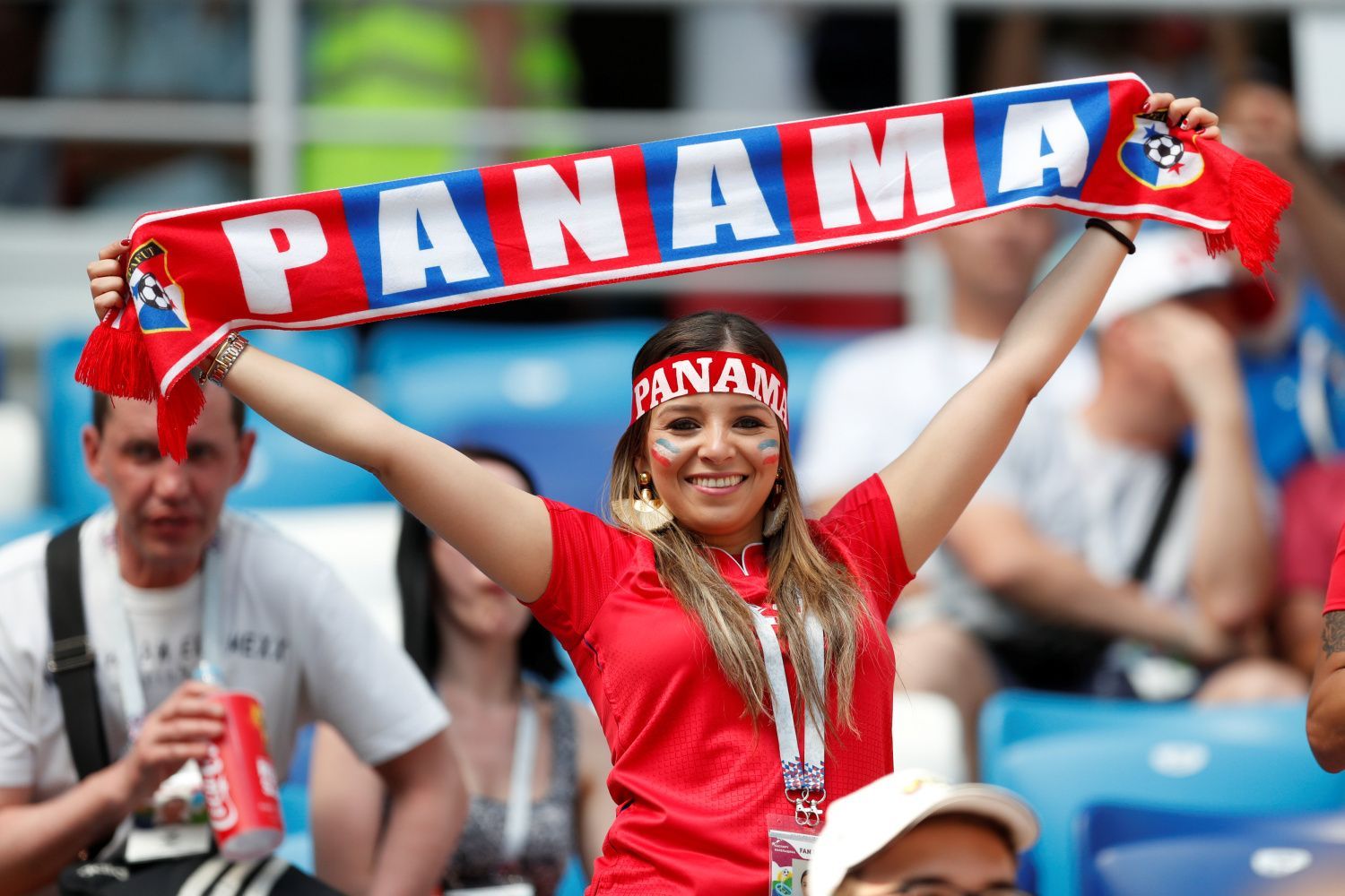 Panamská fanynka na zápase Anglie - Panama na MS 2018