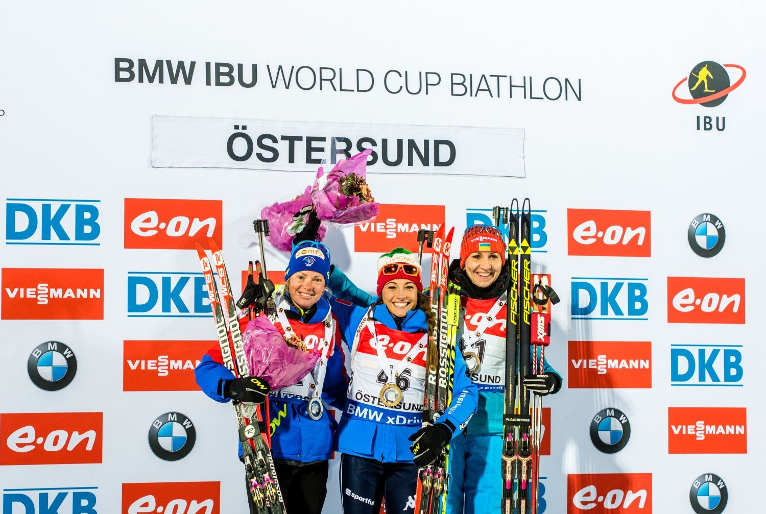 SP v Östersundu, 15 km Ž: Marie Dorinová-Habertová, Dorothea Wiererová a Olena Pidhrušná